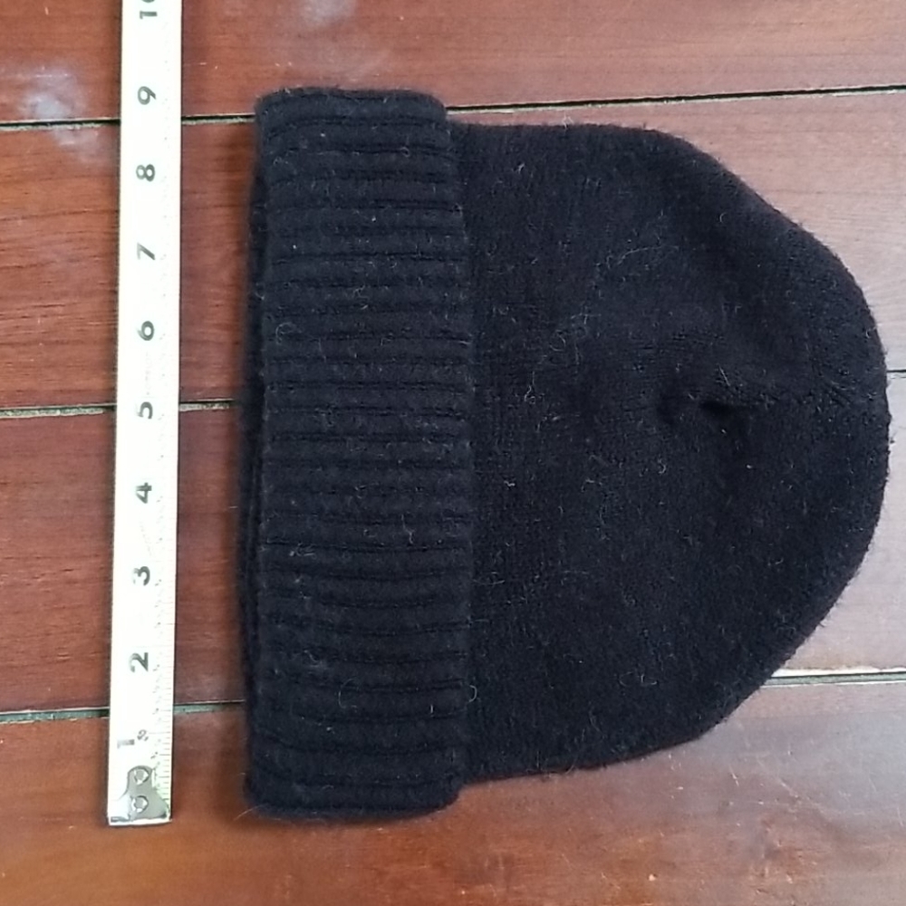 Winter hat - Picture 6 of 6